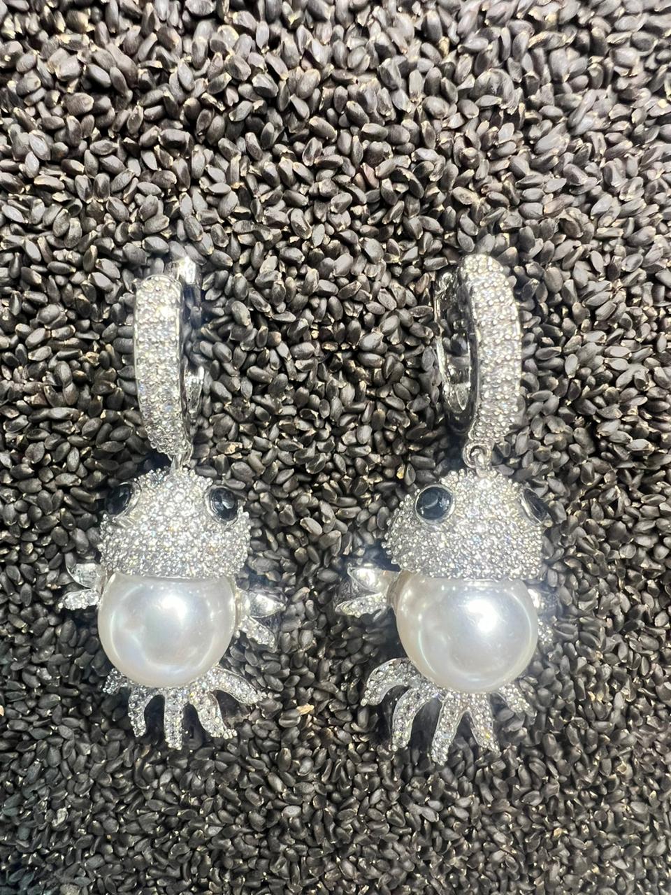 Stardust Fishy Earrings | Pearl Earrings